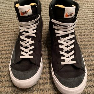 Men’s Nike Blazer 1977 size 10